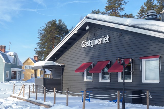 expensive hotel but they were kind enough to give me 50% discount! :D