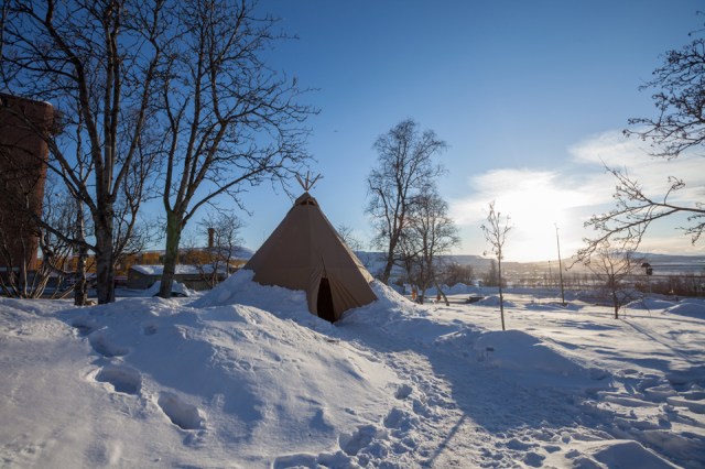 Sami hut, looks almost similar to Kyrgyz yurt but much more simpler