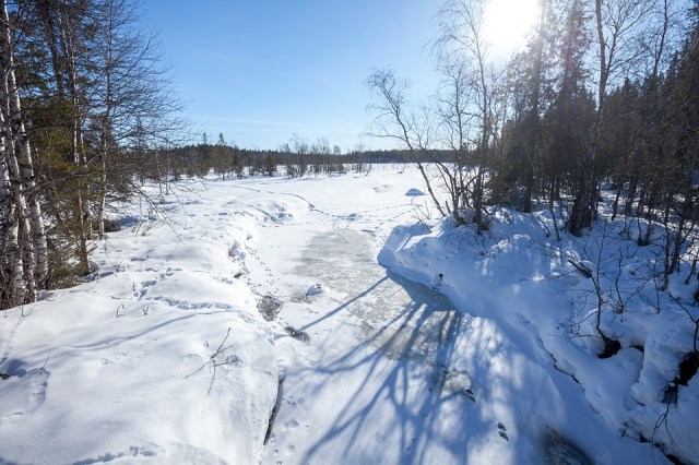 the half frozen river that I fell into. Looks beautiful yet deadly. Once u go in, theres no way out darling :)
