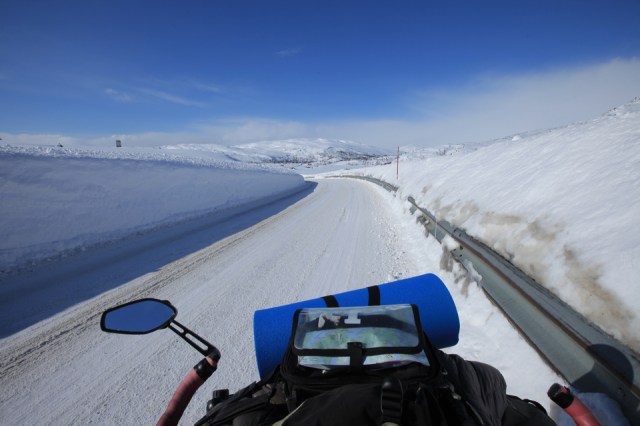 the view of the tundra on the Norwegian side the next day. Its clear and sunny now, I would have died here if I proceed the day before...
