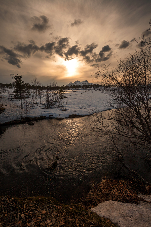 the sky and water turned into gold!