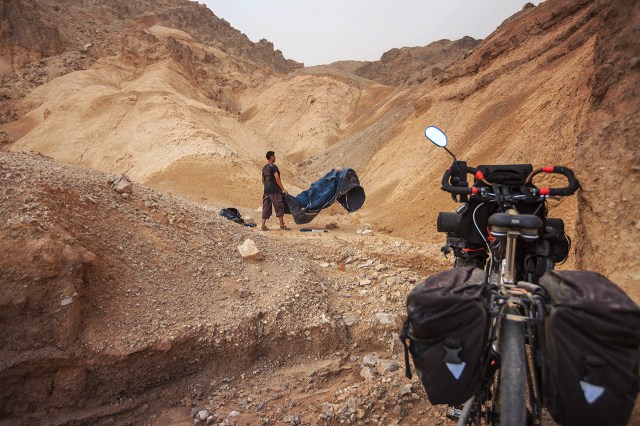 constructing my hotel in the desert