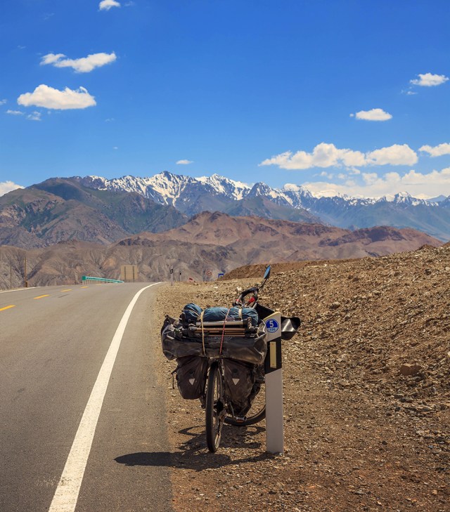 near the border, those snow mountains in front belong to the Kyrgyz