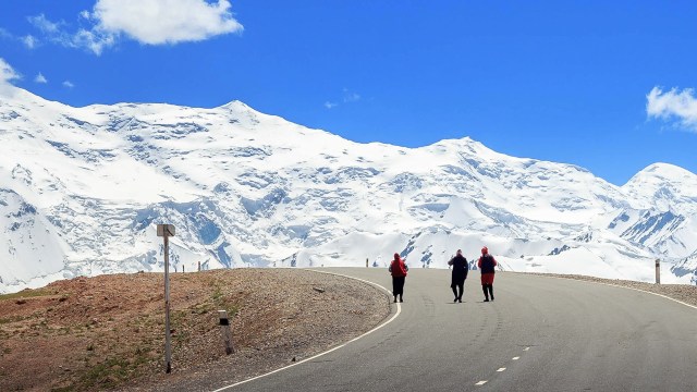 tiga makcik pingitan...