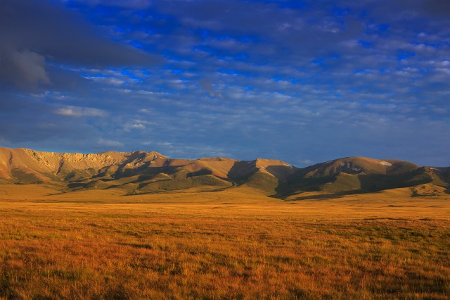 the view on the first 3 days of our ride along the Songkul lake